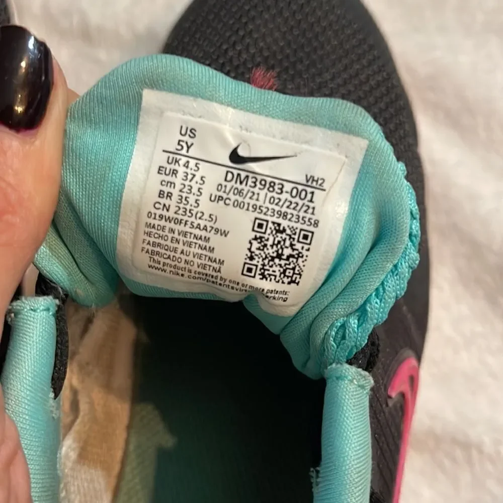 Nike Girls Downshifter sneakers size 5Y